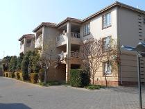 Flat-Apartment in to rent in Ferndale, Randburg