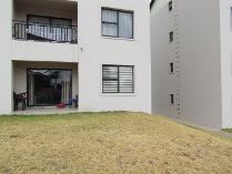 Flat-Apartment in to rent in Carlswald Ah, Midrand