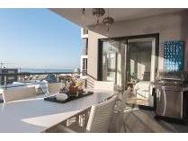Flat-Apartment in to rent in Bantry Bay, Cape Town