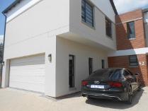 Cluster in to rent in Sandton, Sandton