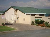 Townhouse in for sale in Meyersdal, Alberton