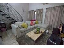 Flat-Apartment in to rent in Sunninghill, Sandton