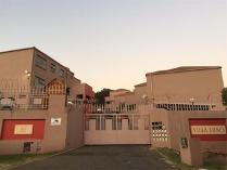 Townhouse in to rent in Winchester Hills, Johannesburg