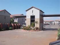 Flat-Apartment in for sale in Waterval, Rustenburg