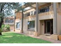 3 Bedroom Townhouse In Silver Lakes Golf Estate