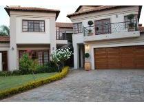 5 Bedroom House In Silver Lakes Golf Estate