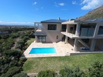 House in to rent in Stonehurst Mountain Estate, Muizenberg