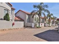 Flat-Apartment in for sale in Sunninghill, Sandton