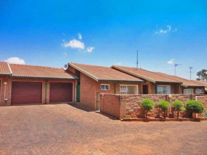 For Sale of House in Roodepoort, City of Johannesburg Persquare