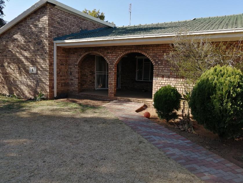 For Sale of House in Flamwood, Klerksdorp(TIV_13800301) Persquare