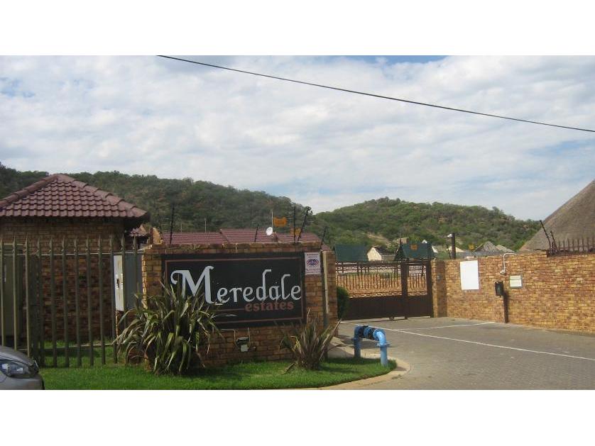 For Sale of Townhouse in Meredale, Johannesburg(TIV_13726037) Persquare