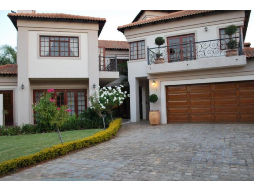 For Sale of House in Silver Lakes Golf Estate, Pretoria(902) Persquare