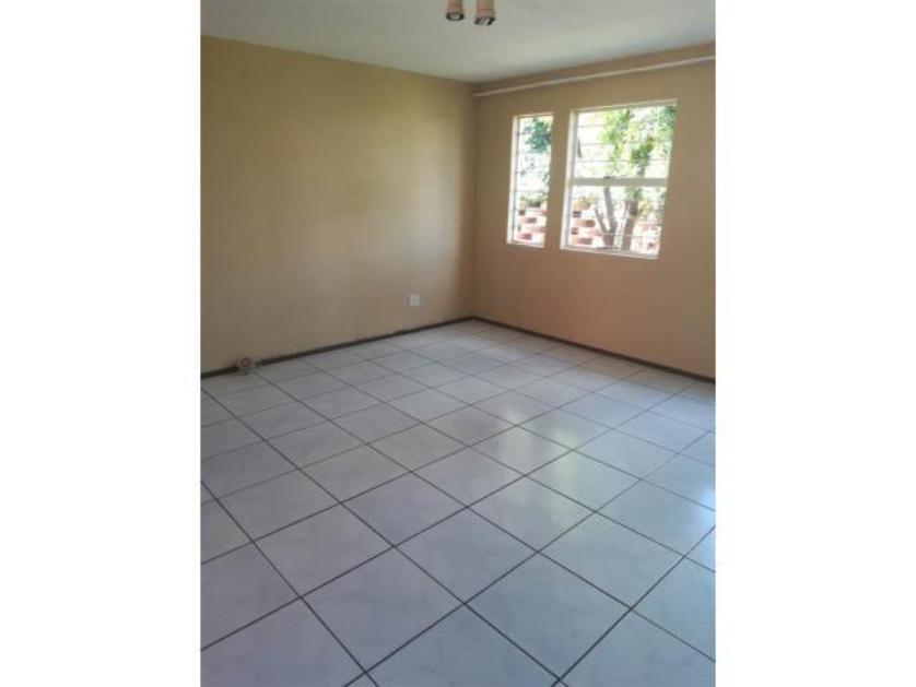 To Rent of Townhouse in Ridgeway, Johannesburg(TIV_13817985) Persquare