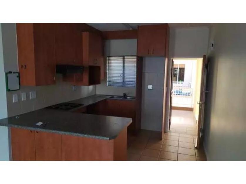 Flat-Apartment-standar_http://multimedia.persquare.co.za/s838x629_775024286-Clearwater Estate, Boksburg